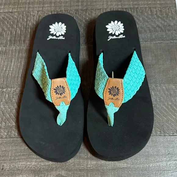 Yellow box flip-flops, turquoise size 7 1/2 - Picture 1 of 3